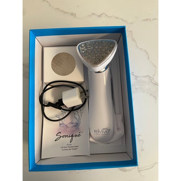 reVive Light Therapy® Soniqué Acne LED Sonic Cleansing System Kit Device Heads - Picture 6 of 12